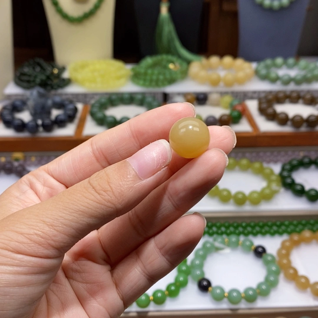 在***形和田玉未镶嵌吊坠(不含链)14