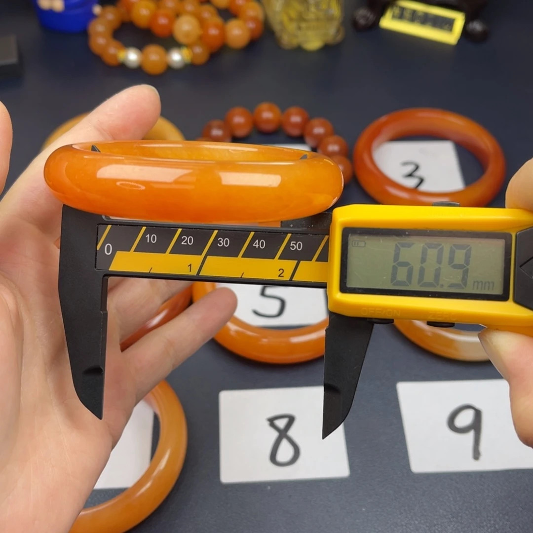 未镶嵌石英质玉（黄龙玉）手镯9号