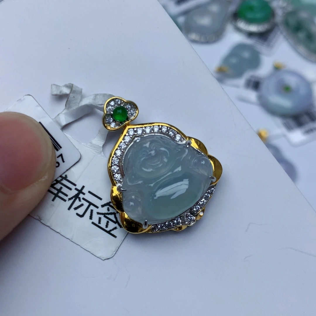 颈饰未镶嵌翡翠九元证书费自理