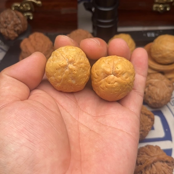 金刚全品无瑕疵黄金甲