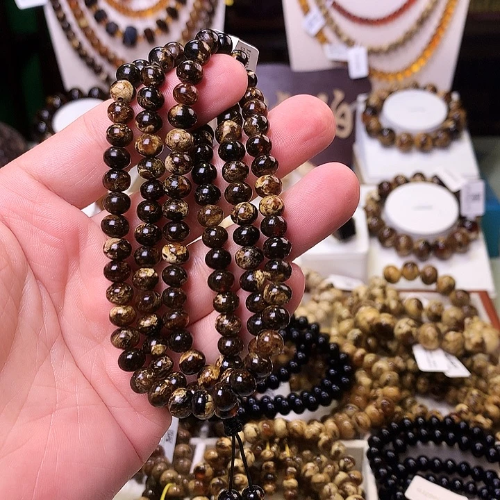 一***啊琥珀未镶嵌裸石7+235