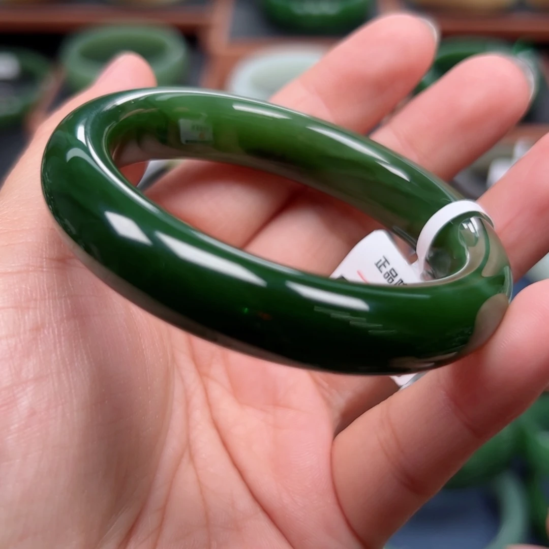 未镶嵌手镯和田玉（碧玉）