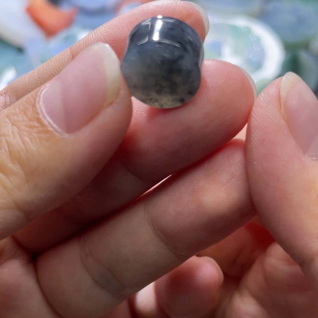 定制翡翠未镶嵌天然翡翠冰乌鸡扣子