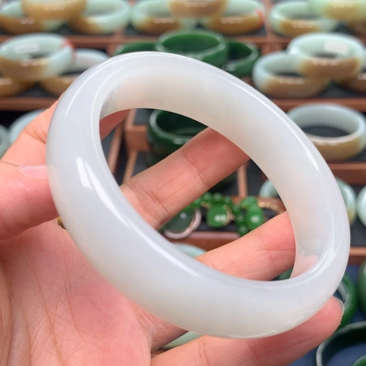 和田玉手镯未镶嵌60