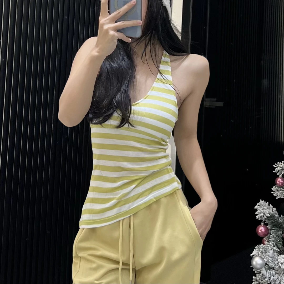 春夏U领挂脖瑜伽背心带垫背心大露背微宽松健身上衣瑜伽服女