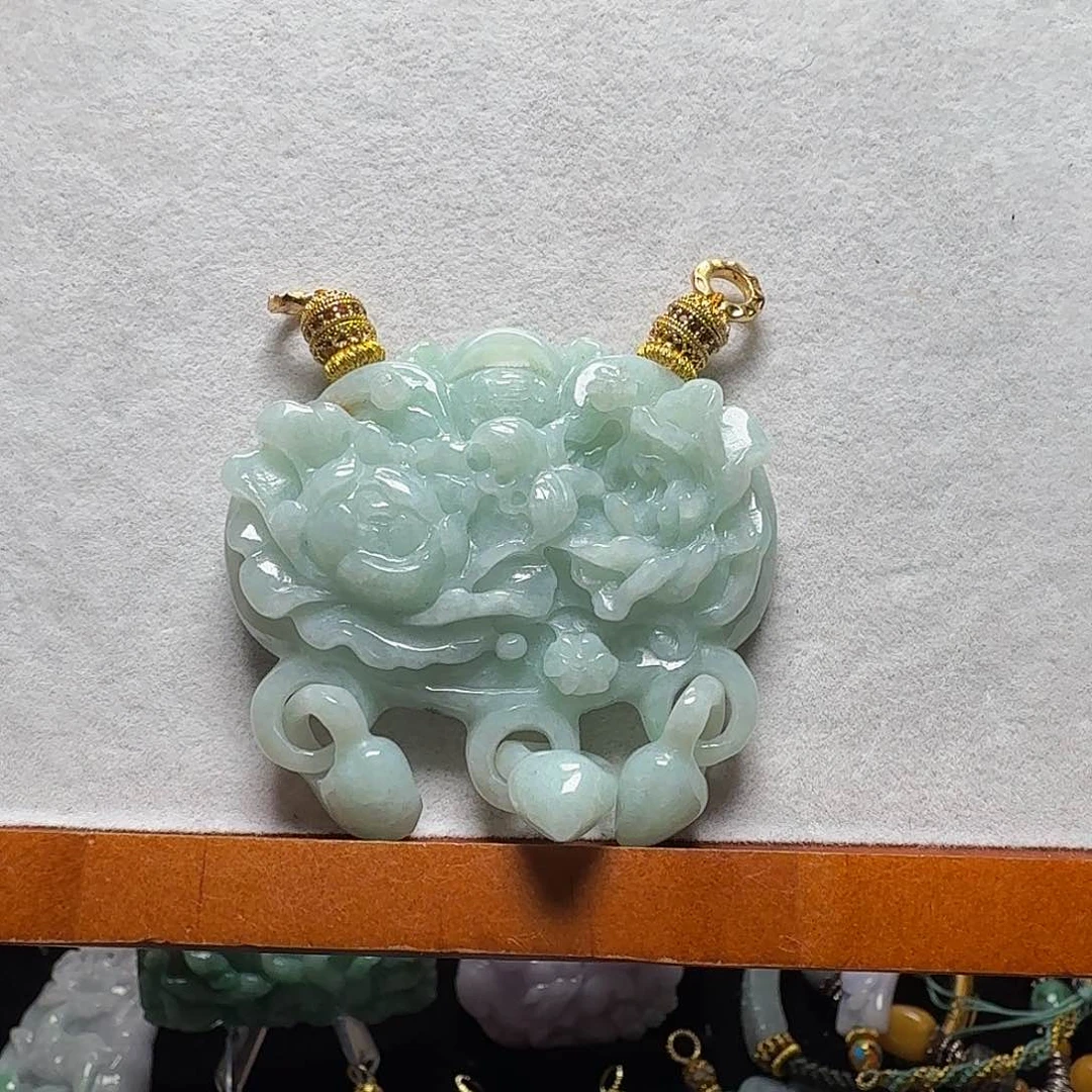 吊坠(赠链)未镶嵌翡翠