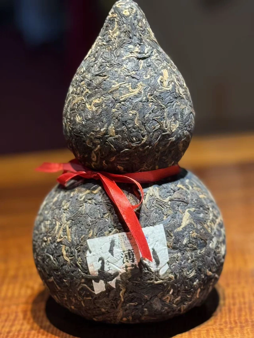 薄荷塘三类古法葫芦18年2000g普洱生茶
