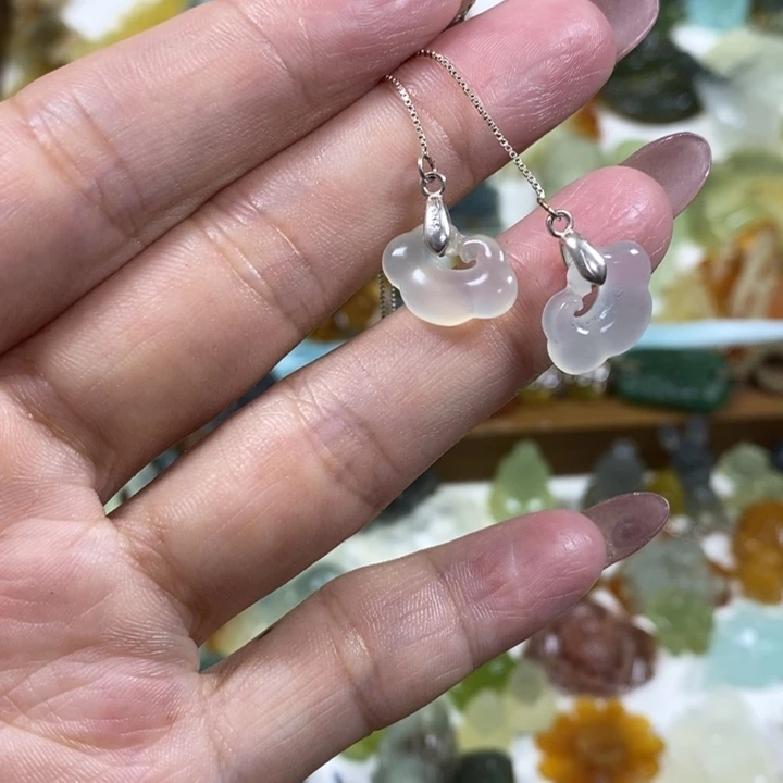 未镶嵌蛇纹石玉耳饰