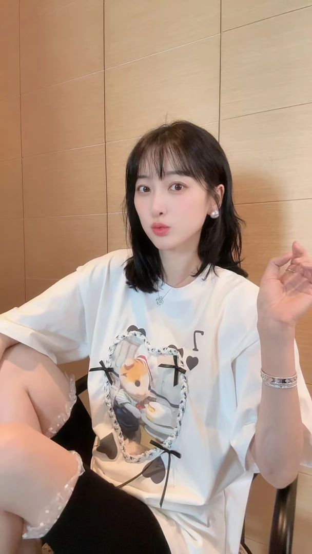 【张静芝】韩国新品~织带蝴蝶结爱心卡通印花短袖女生夏季T恤