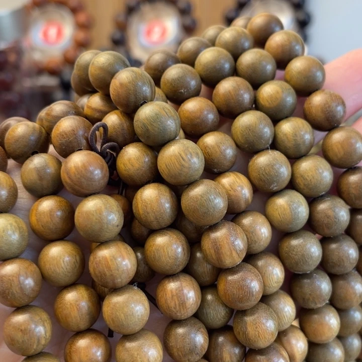 维腊木（绿檀）万**安