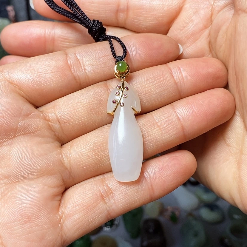 【闪购商品】和田玉颈饰未镶嵌更***排