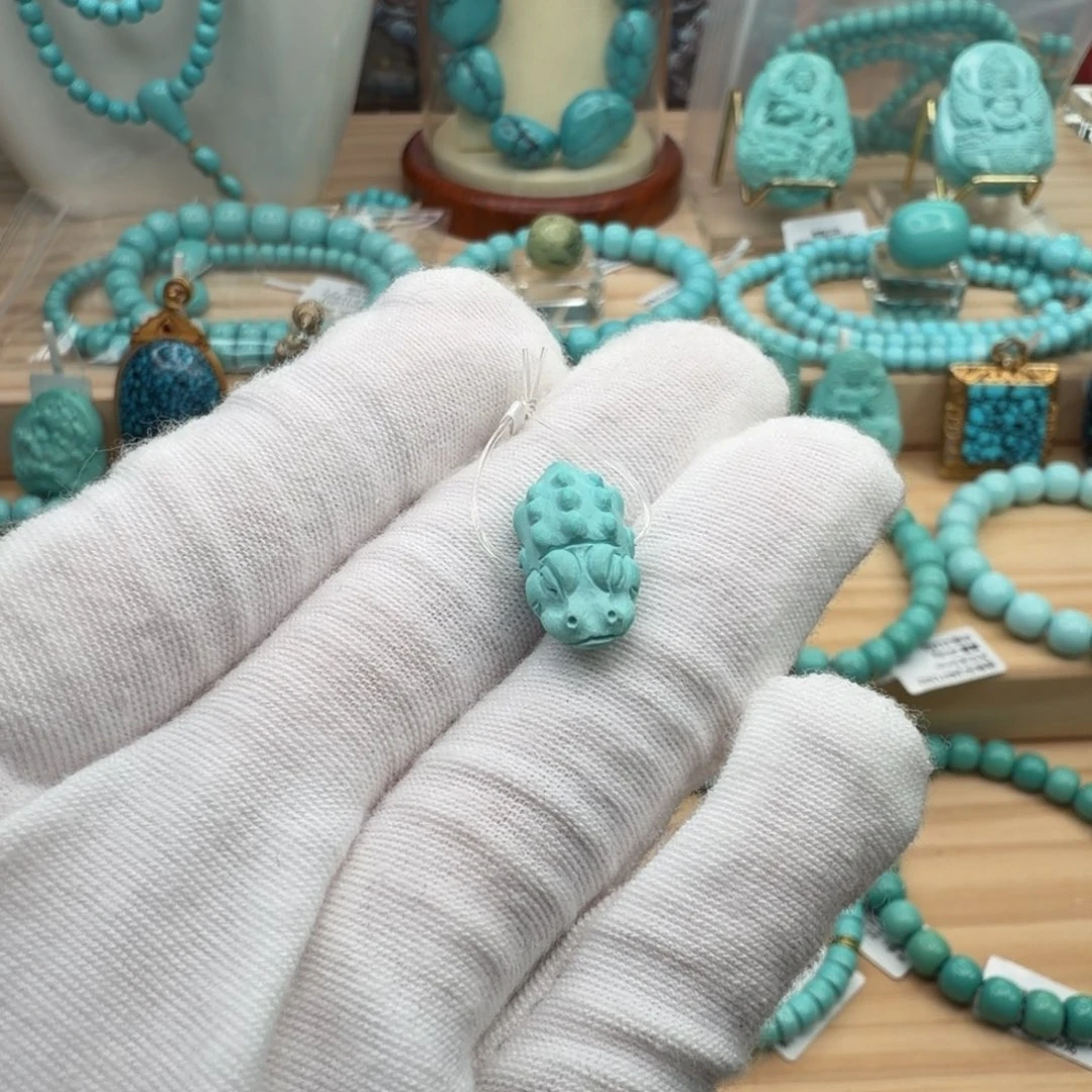 绿松石未镶嵌珠宝奇石