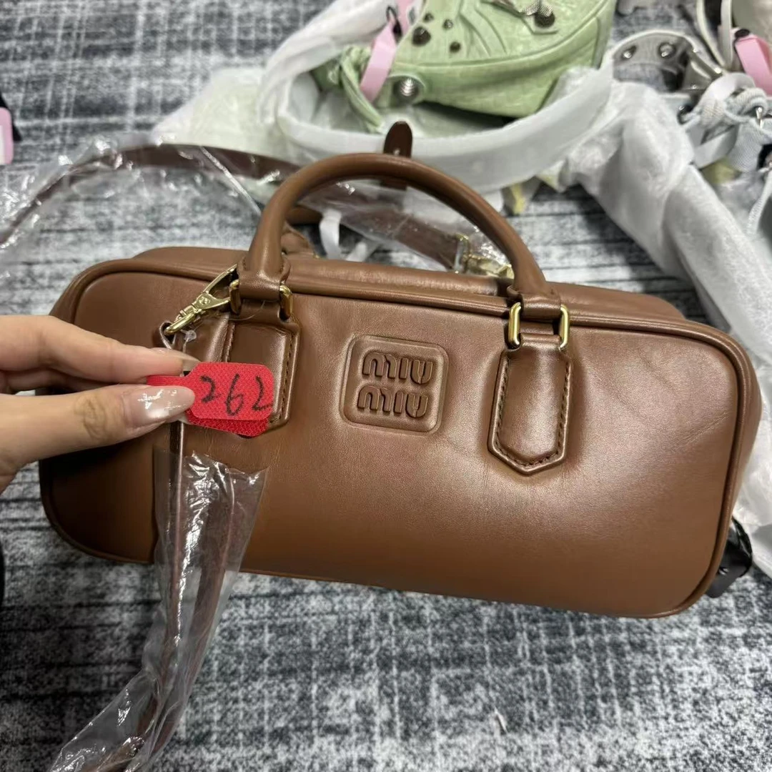 95新 MIU MIU/缪缪 262  qc  /*二奢包包