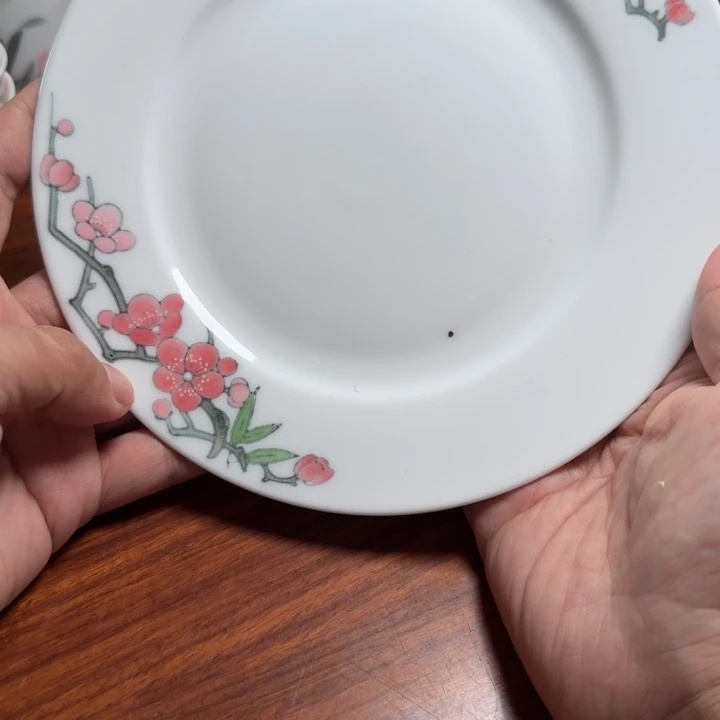 醴陵群力手绘红梅竹平盘有黑点18.4厘米