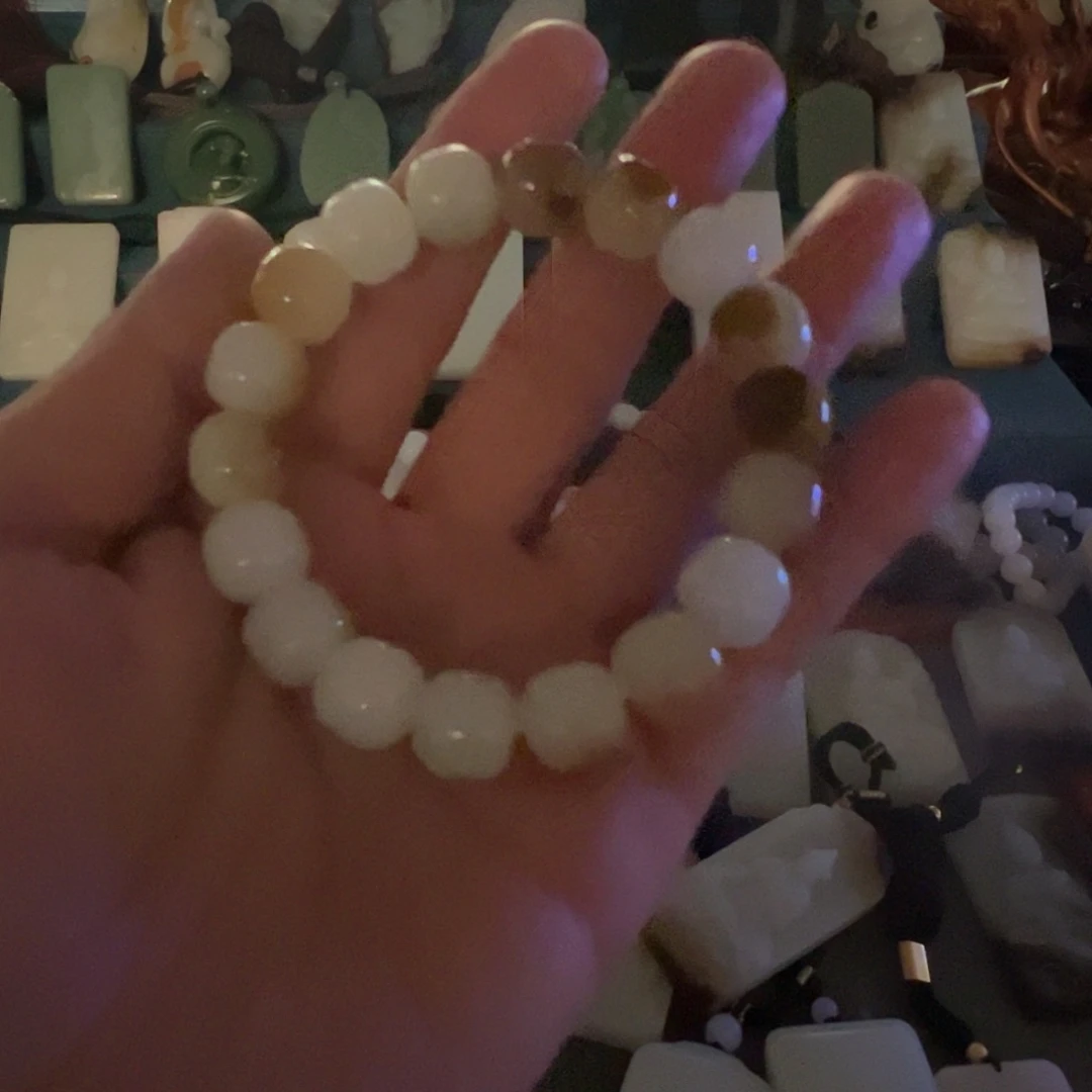 和田玉（糖玉）颈饰未镶嵌回****¥手串