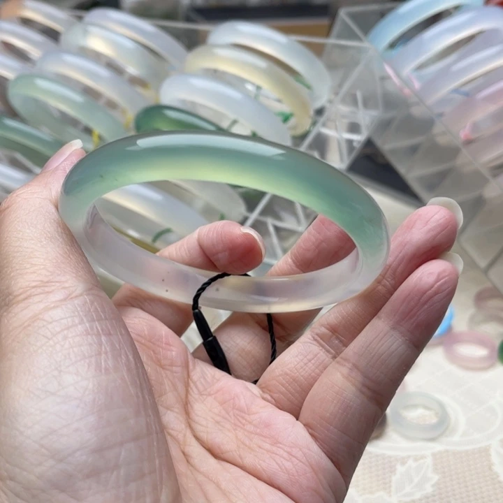 玛瑙/玉髓未镶嵌手镯59圈口