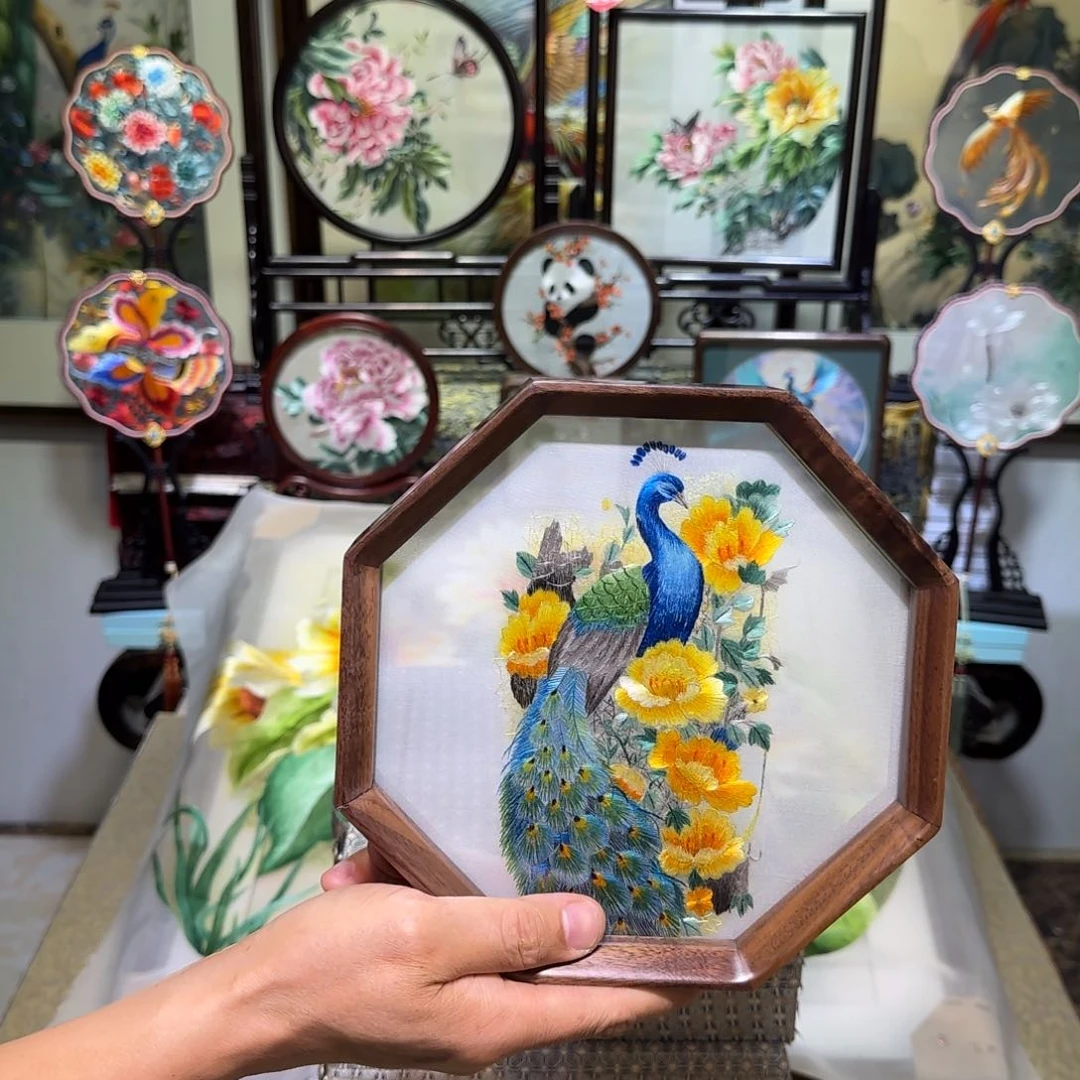 刺绣刺绣工艺精湛