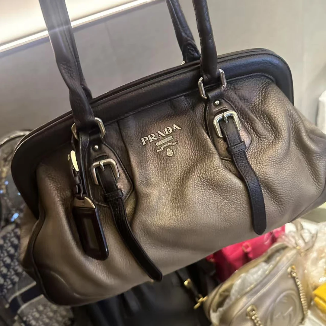 95新 Prada/普拉达 伦老板/95新/普拉达托特