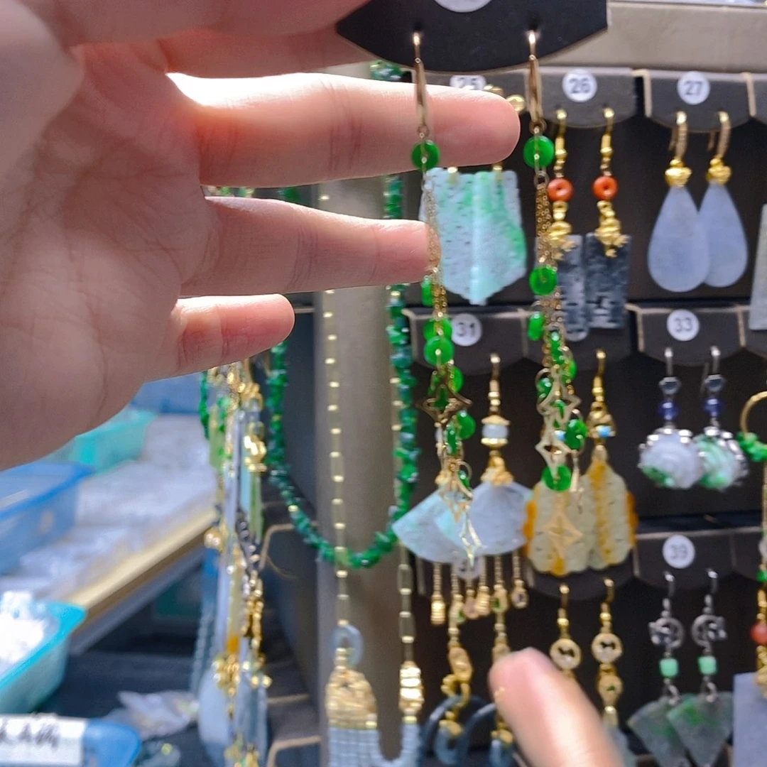 颈饰18K金镶嵌翡翠翡翠