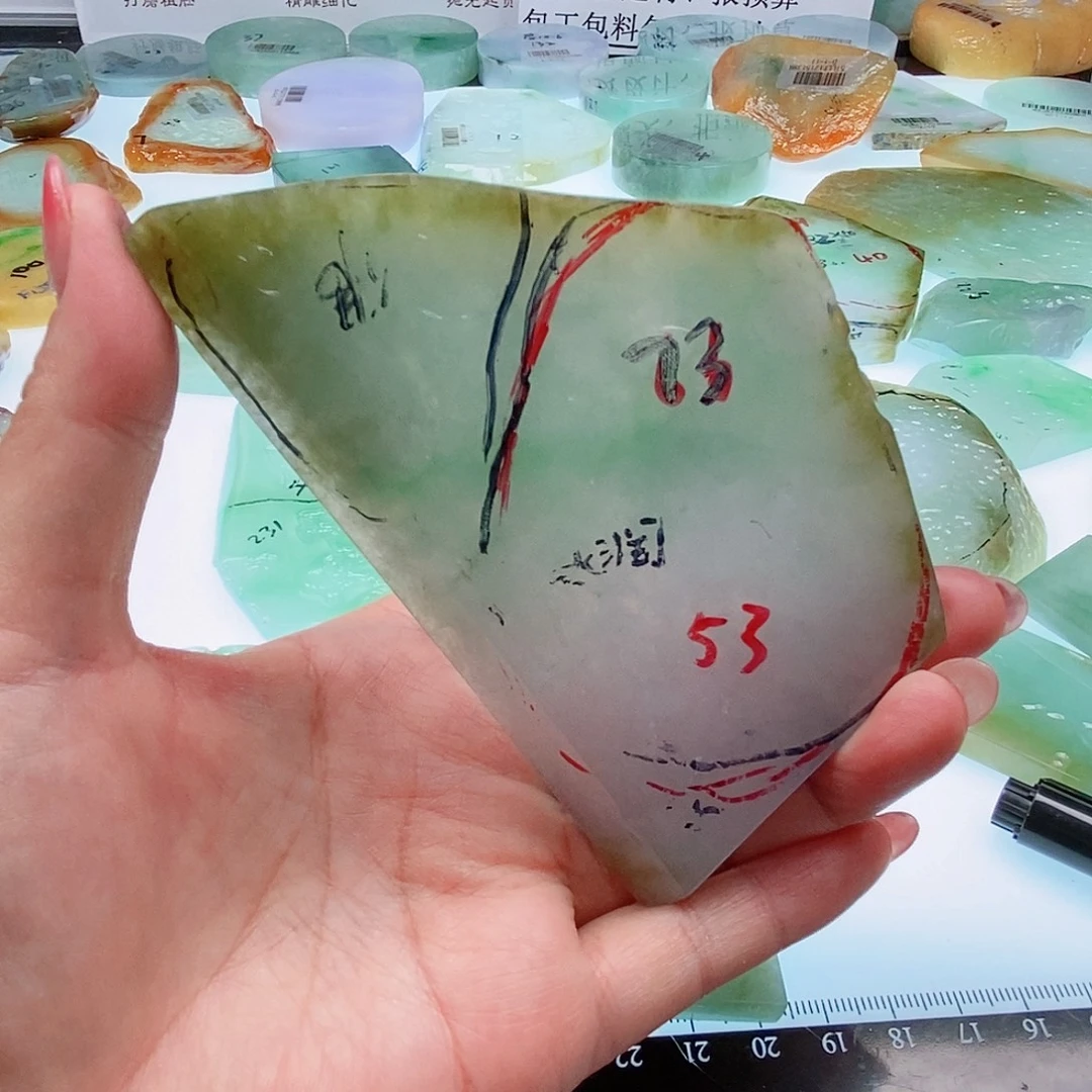 爱***度定制翡翠未镶嵌定制翡翠未镶嵌