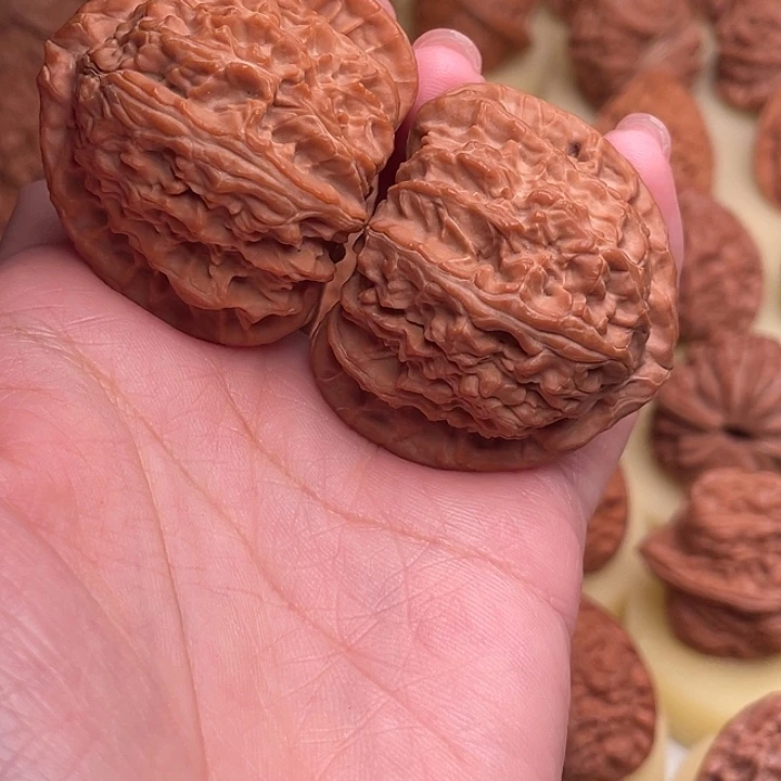 田***雨把件文玩核桃三角白45