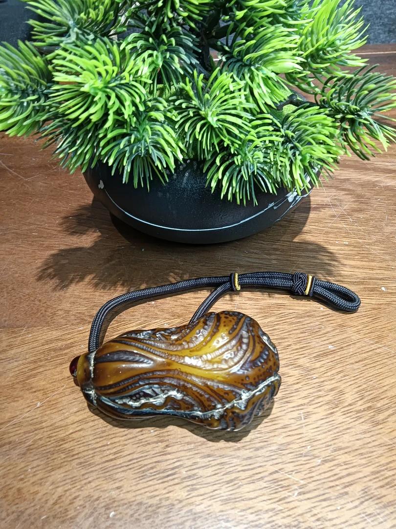 老蜡雕白菜手把件（百财）