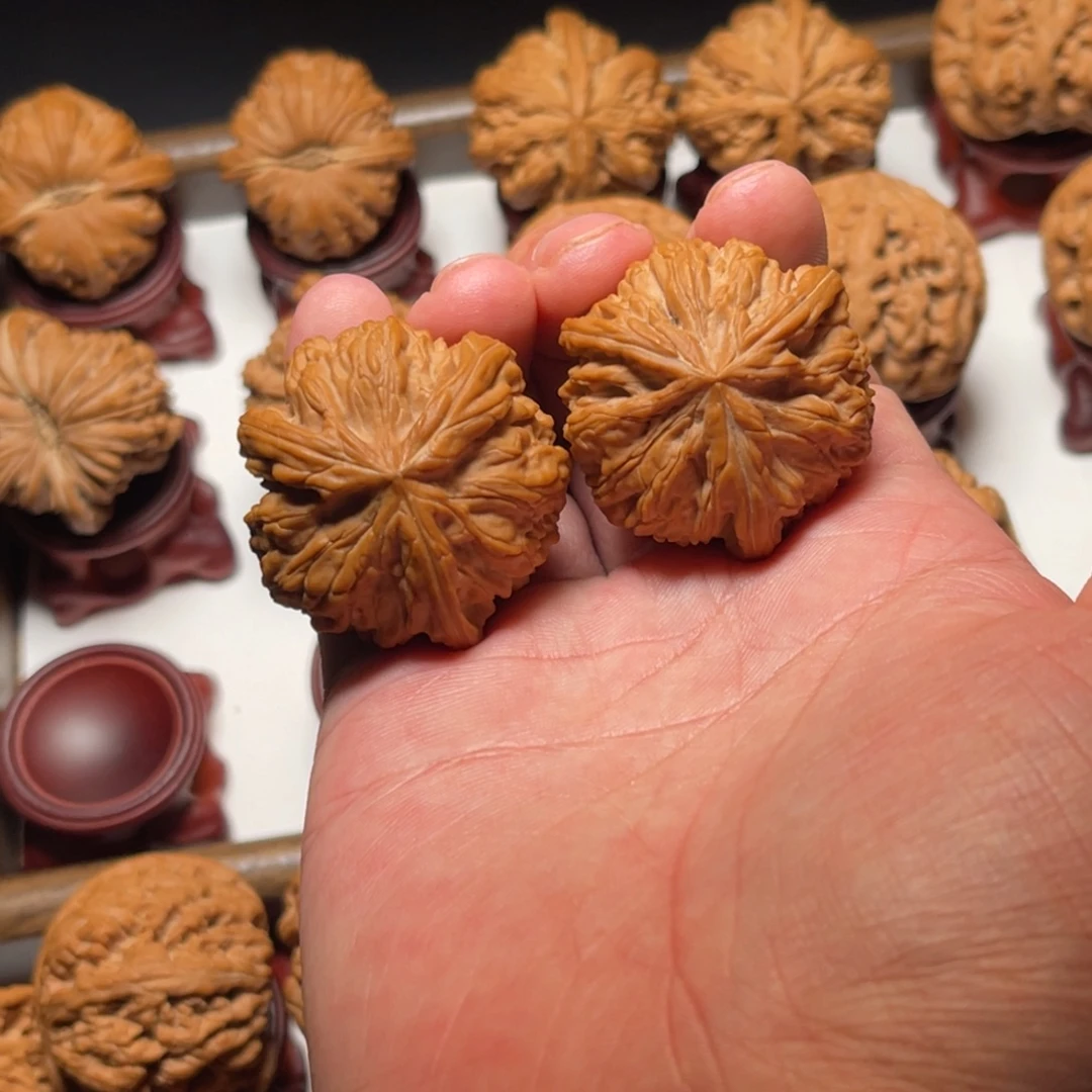 把件文玩核桃玉龙粗筋三凌核桃