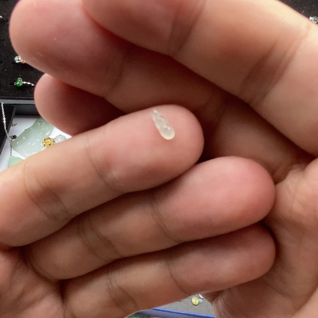 翡翠未镶嵌颈饰0000005