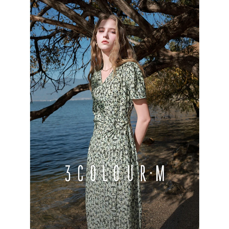 三彩2025春季新款V领碎花茶歇裙短袖印花连衣裙度假法式长裙M