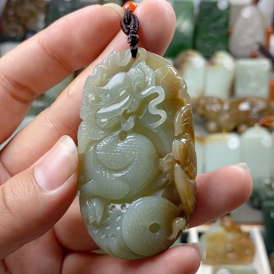 颈饰未镶嵌和田玉（糖玉）