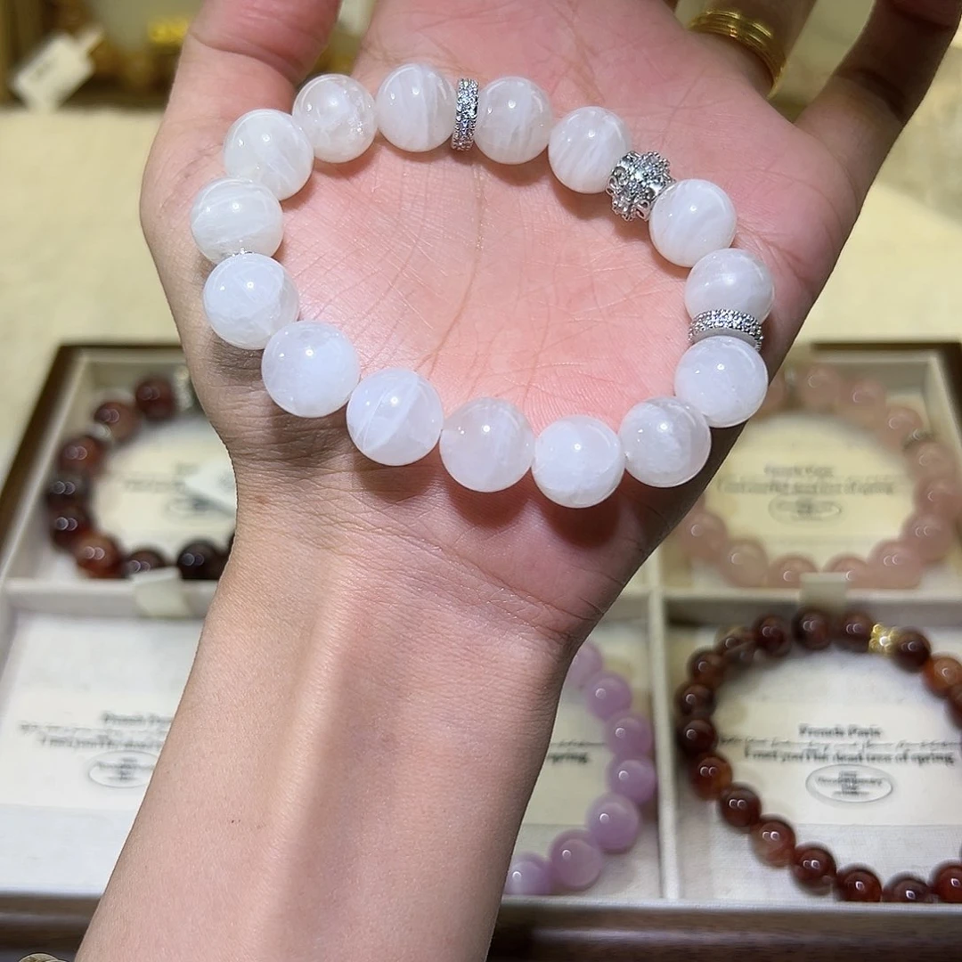 水晶手链未镶嵌依**挞48小时鉴赏