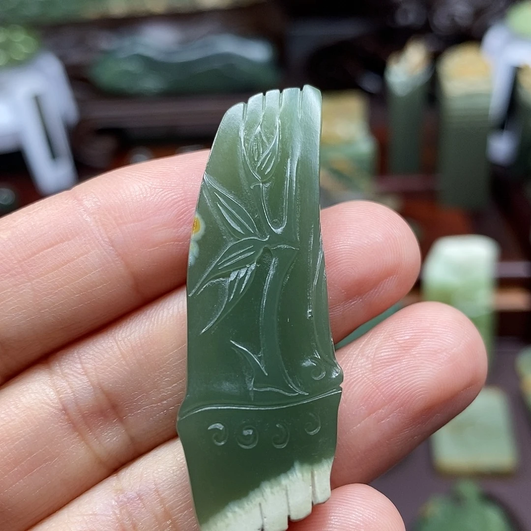 岫岩老玉（透闪石质玉）未镶嵌颈饰