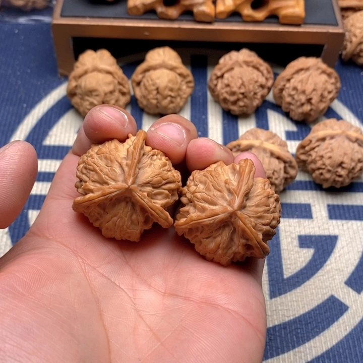 文玩核桃吊坠胡*黍三棱