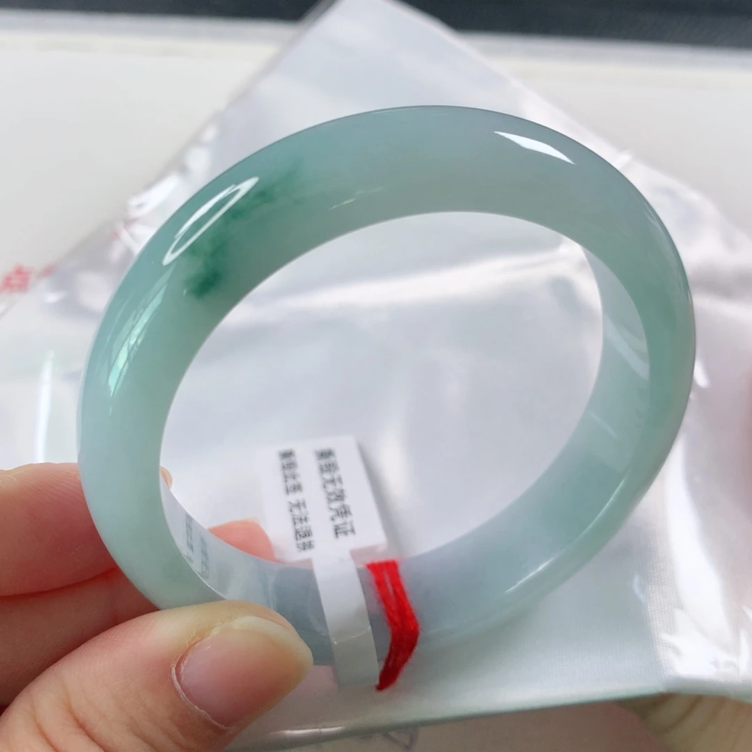 未镶嵌手镯翡翠有皮裂 207