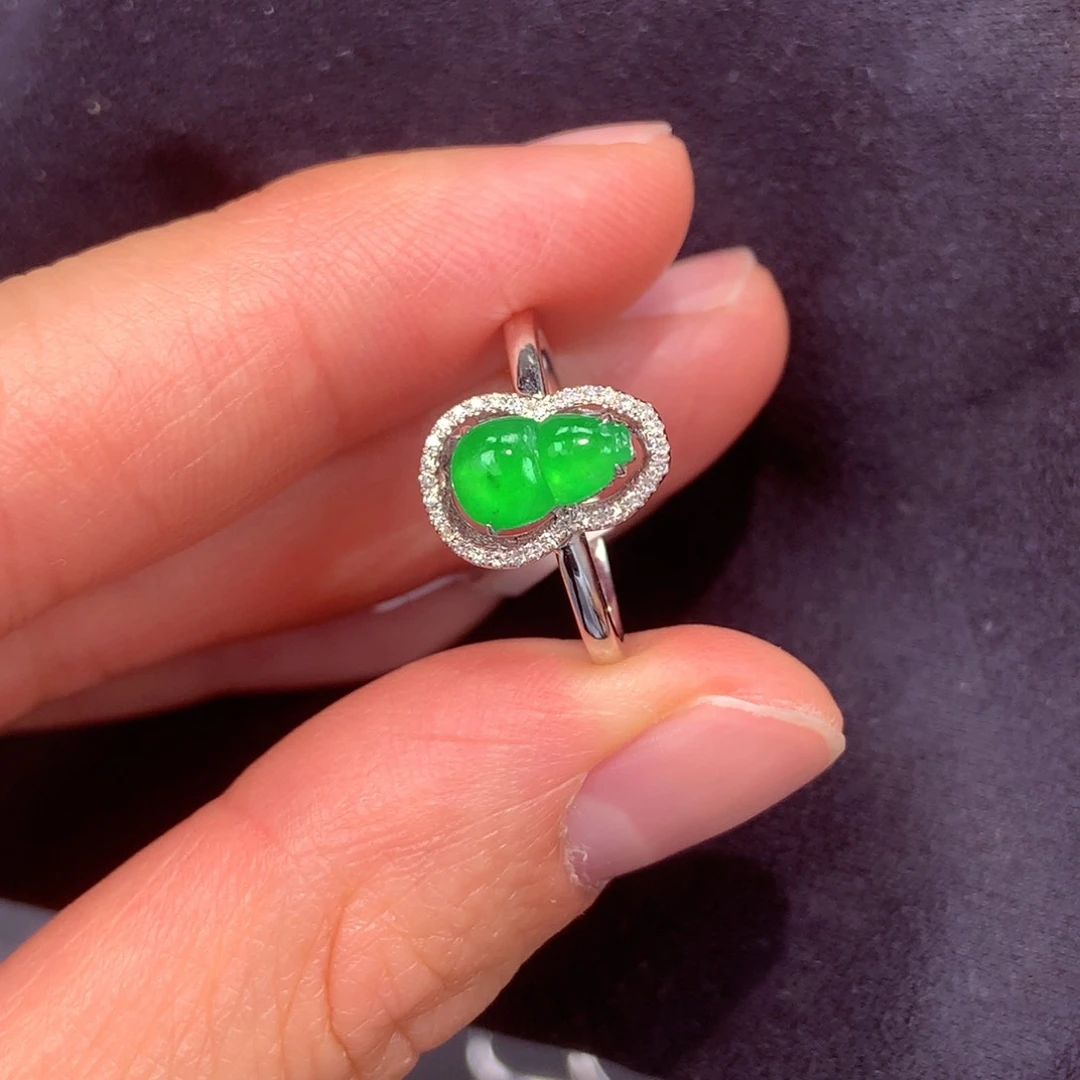 翡翠18K金镶嵌颈饰上新