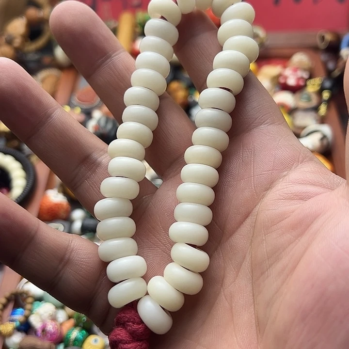 非金属白色甜甜圈