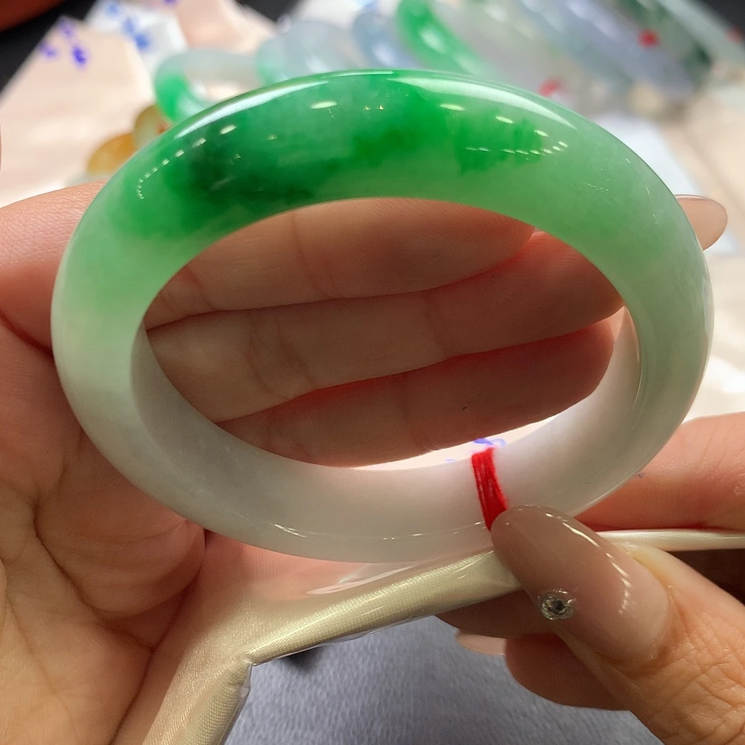 幸***神翡翠未镶嵌手镯56正