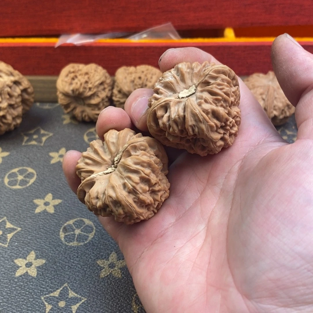 文玩核桃精品对聚宝盆