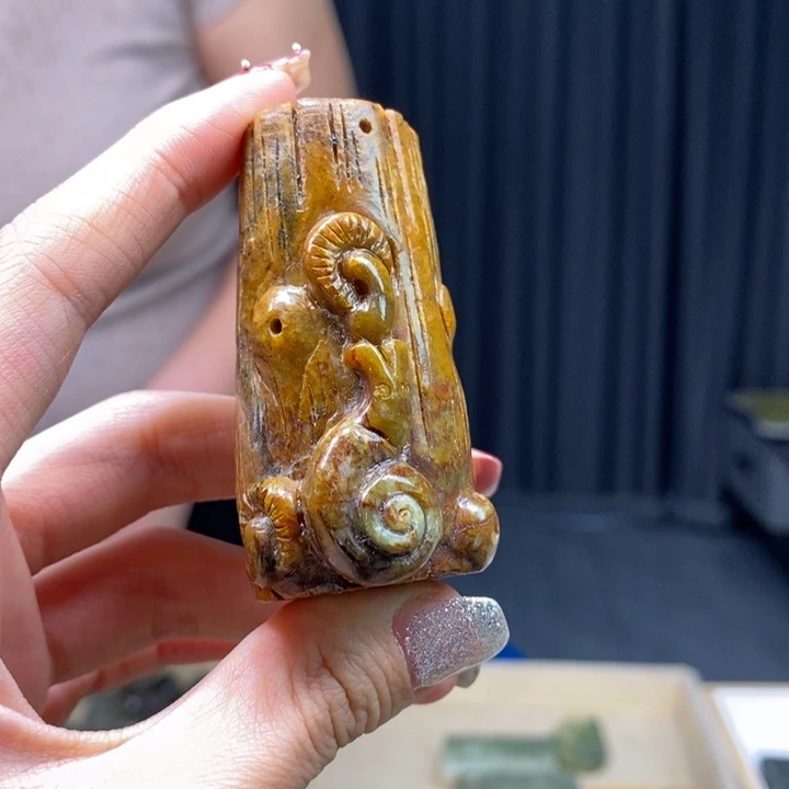 岫岩河磨玉（透闪石质玉）颈饰未镶嵌