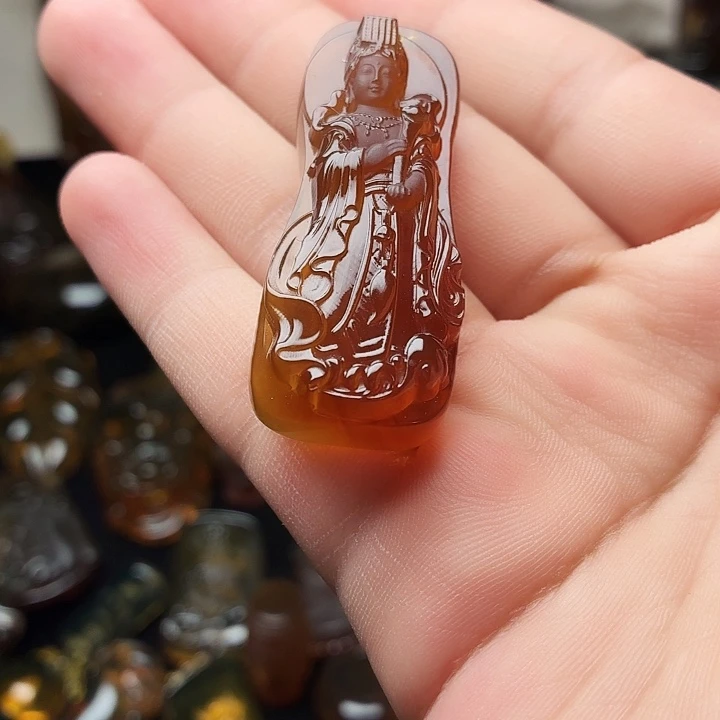 琥珀颈饰未镶嵌..