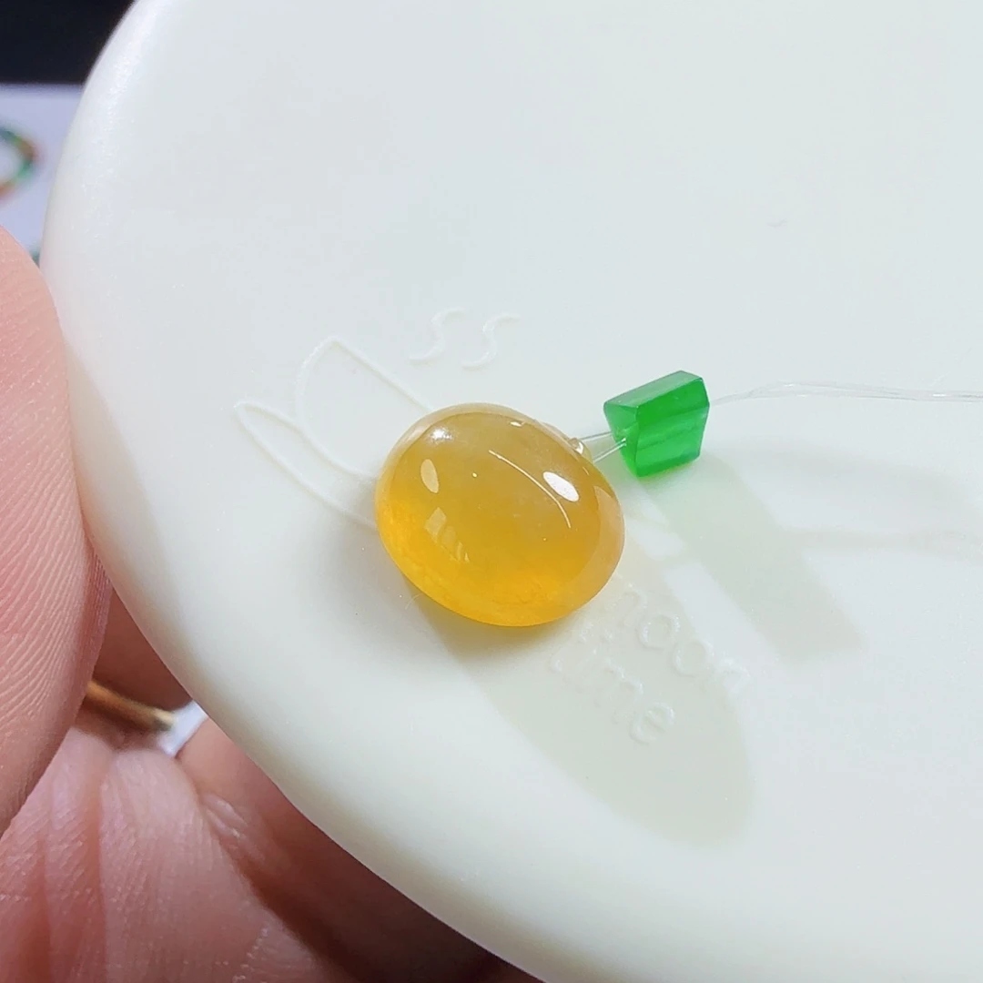 翡翠未镶嵌颈饰裸石