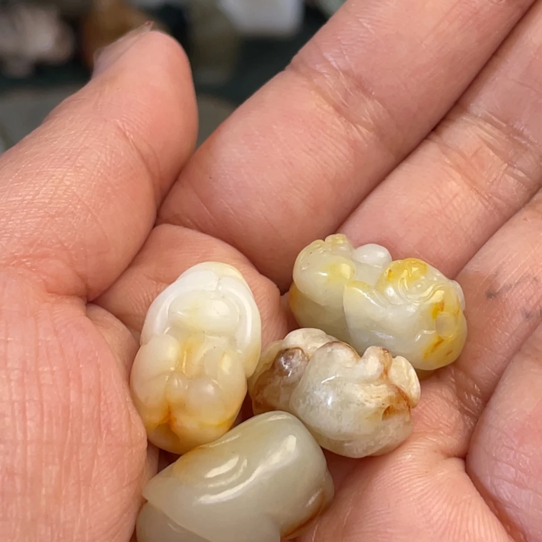 蔡***和田玉未镶嵌颈饰