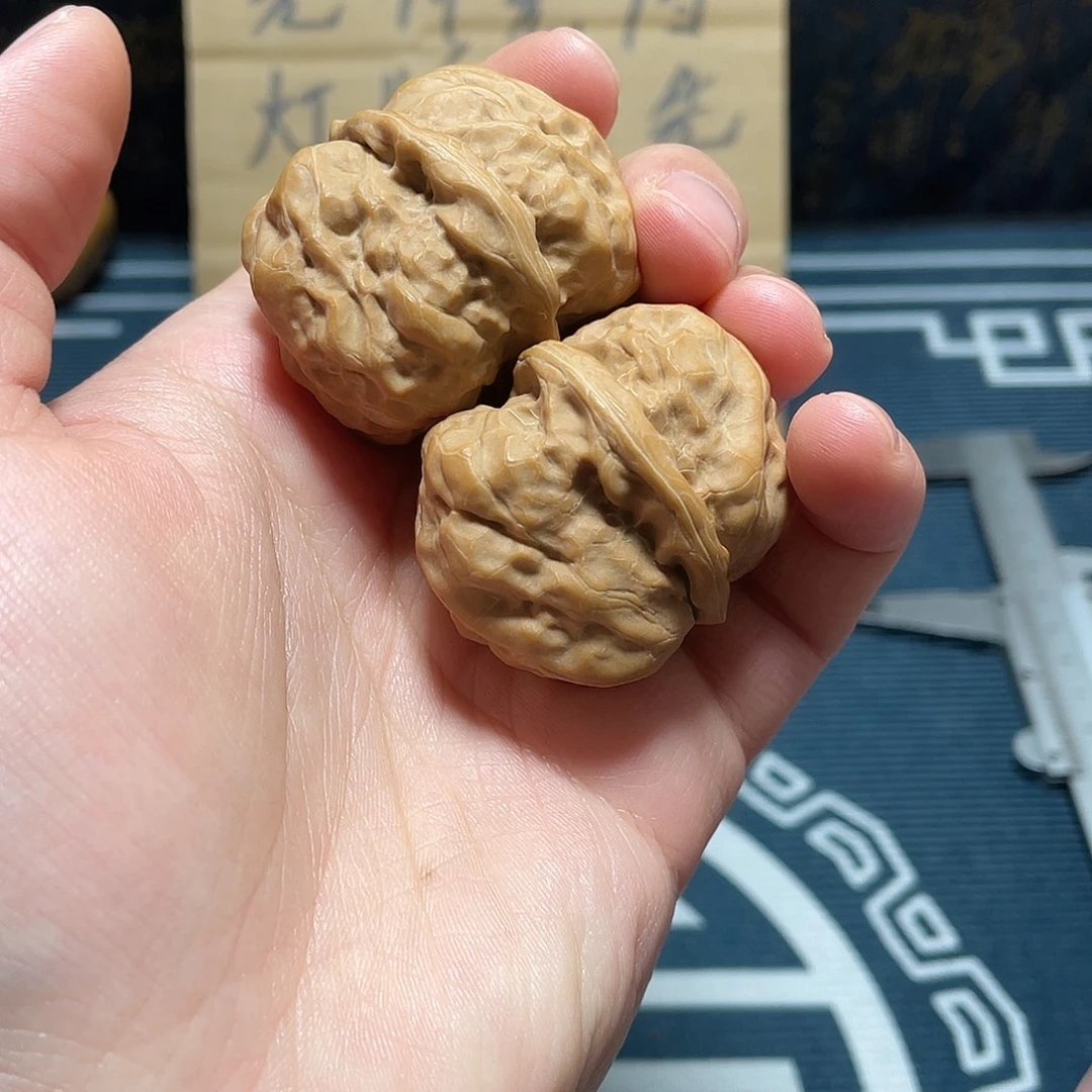 大***利文玩核桃把件蛤蟆
