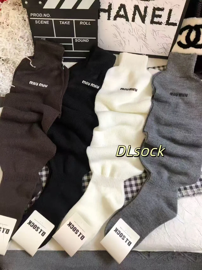 字母女冬季运动风长筒袜常规款美腿塑形保暖