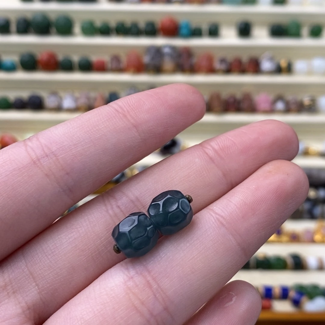 翡翠未镶嵌颈饰对珠