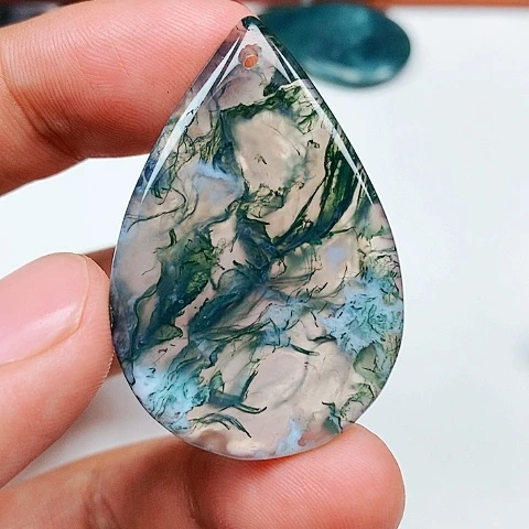 玛瑙/玉髓颈饰未镶嵌剑*