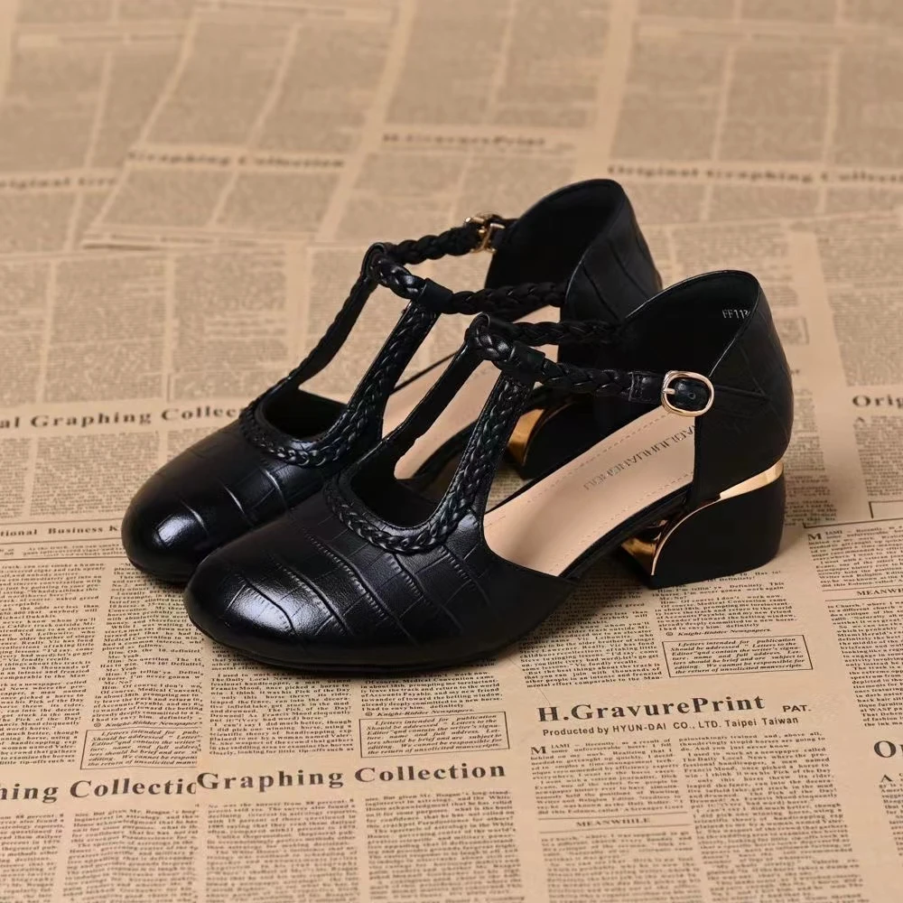 2025夏季新款圆包头编织石头纹粗跟单鞋女气质白搭通勤真皮凉鞋女