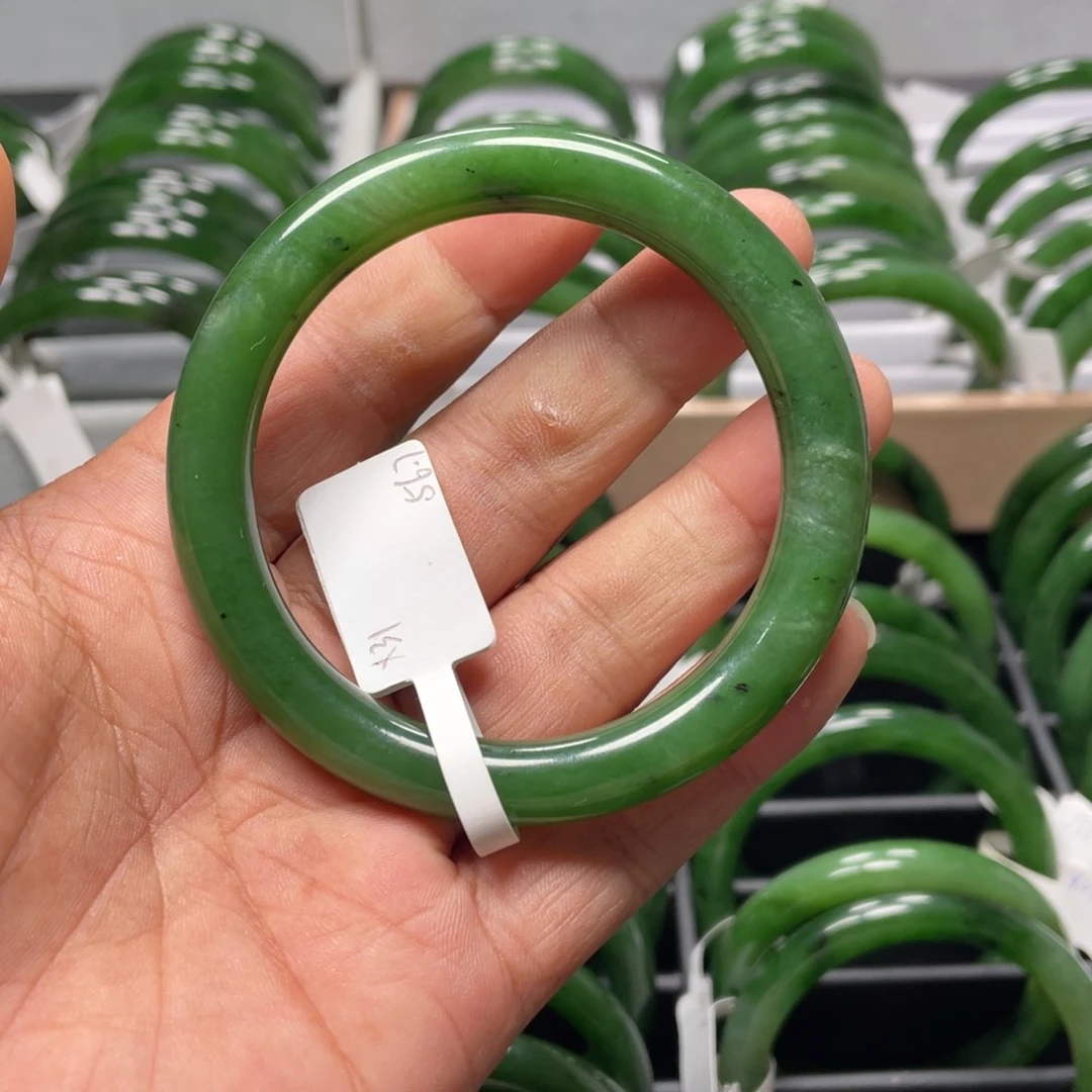 和田玉（碧玉）未镶嵌手镯