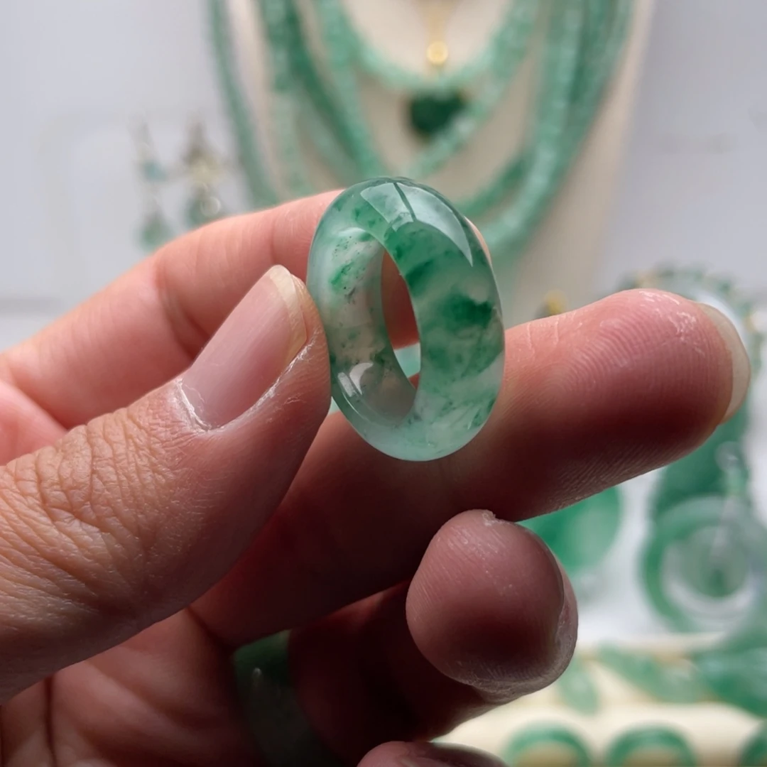 石英质玉未镶嵌戒指