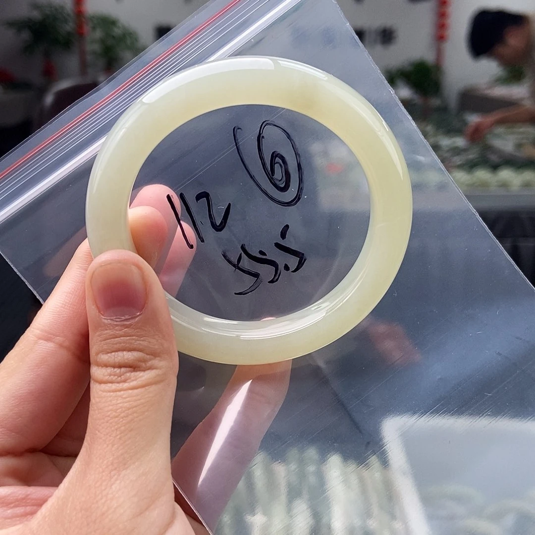 和田玉颜色多样性发拍一发一未镶嵌